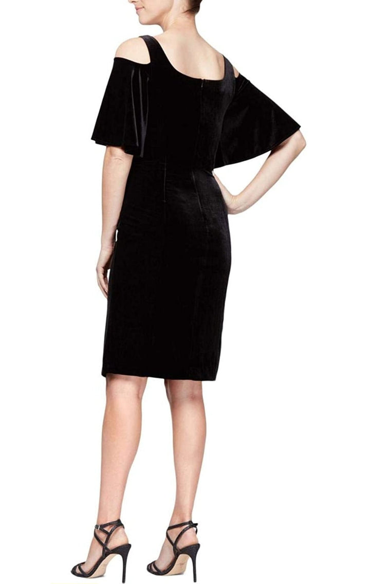 Alex Evenings Vestido de terciopelo corto con hombros fríos para mujer (talla pequeña y regular) - BELLEZA'S - Vestidos - 8191753
